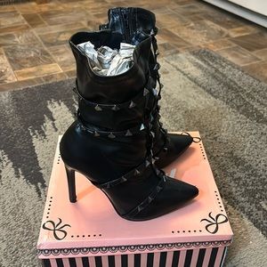 Pazzle Mark-22 in black